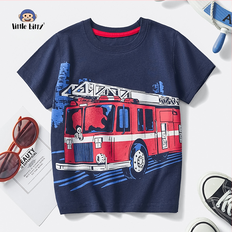 Euroopa ja Ameerika lasterõivad lühikeste varrukatega 2025 laste T-särk poistele, koomiksiga tuletõrjeauto muster, suvine poolvarrukaga tehas, hulgimüük