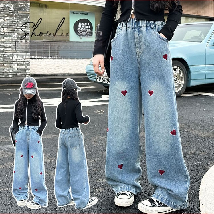 Piiriülesed tüdrukute kevad- ja sügisteksad 2025. aastaks. Uued Korea stiilis keskmise ja suure laste moe armastuskirjaga tikitud teksad. Trendikad