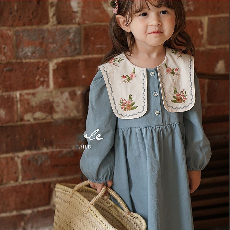 Jarné dievčenské šaty v kórejskom štýle z roku 2025 s veľkou klopou, vyšívaná sukňa, sladké elegantné detské šaty v lesnom štýle v kórejskom štýle
