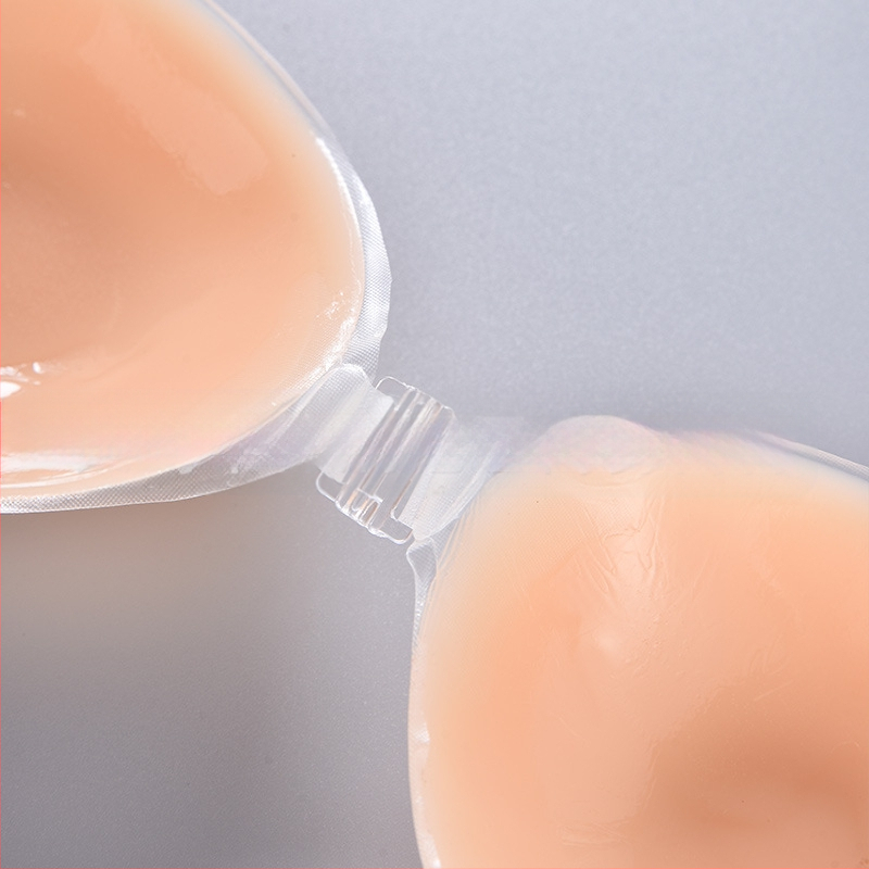 Silikoniniai lipdukai ant krūtinės, nematoma moteriška liemenėlė, vestuvinės suknelės dirželis, maža krūtinės ląsta, stumiama aukštyn, kvėpuojantys lipdukai be petnešėlių, apsaugantys nuo iškilimų, apatiniai be petnešėlių