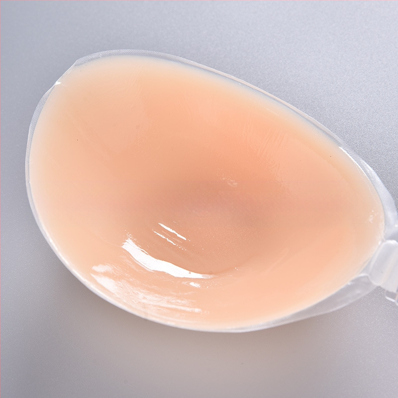 Silikoniniai lipdukai ant krūtinės, nematoma moteriška liemenėlė, vestuvinės suknelės dirželis, maža krūtinės ląsta, stumiama aukštyn, kvėpuojantys lipdukai be petnešėlių, apsaugantys nuo iškilimų, apatiniai be petnešėlių