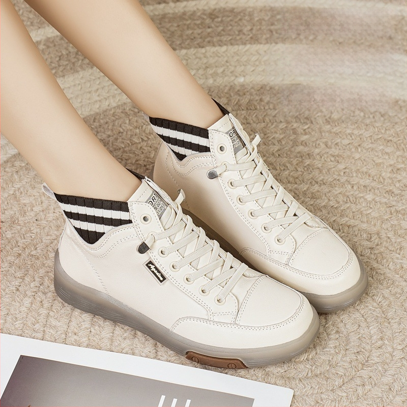 Visoke ležerne gležnjače s mekim potplatom za žene, nove ravne čizme s goveđim potplatom za jesen i zimu 2024., cipele za mame, univerzalne, neklizajuće, udobne