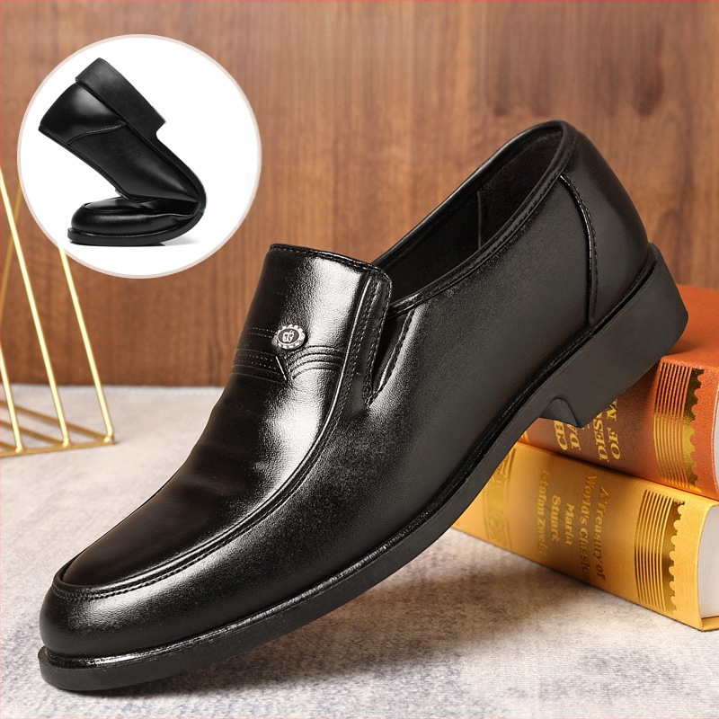 Pánske topánky Jarné nové kožené topánky pre väčšie veľkosti, pánske cezhraničné priedušné topánky s mäkkou podrážkou pre stredný vek, kožené topánky, univerzálne topánky pre oteckov, módne topánky