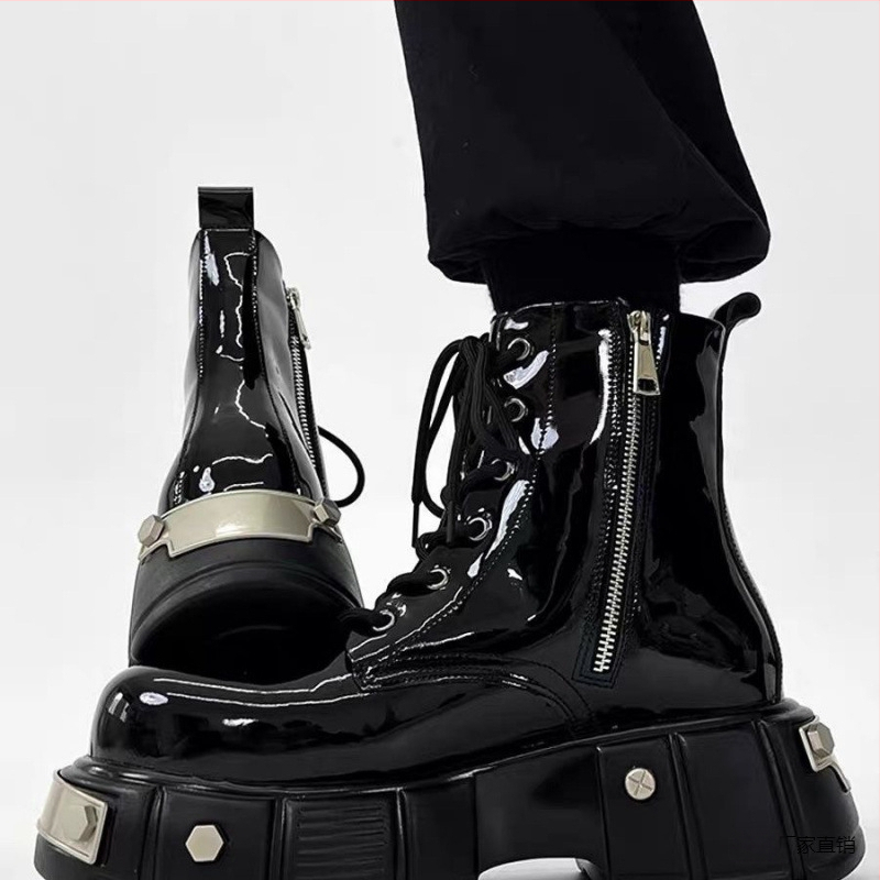 Vyriški storapadžiai Martino aulinukai, nišiniai, pankroko stiliaus, poroms skirti, užtrauktuku užsegami, britiški, dideli aulinukai, europietiški ir amerikietiški, brokatiniai.