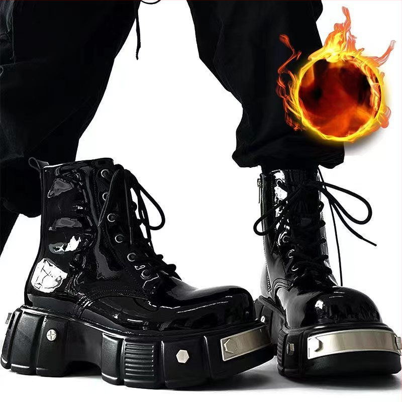 Vyriški storapadžiai Martino aulinukai, nišiniai, pankroko stiliaus, poroms skirti, užtrauktuku užsegami, britiški, dideli aulinukai, europietiški ir amerikietiški, brokatiniai.