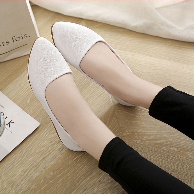 Male jednoslojne ravne cipele iz 2023., nove kožne cipele, ženske špicaste cipele na platformu, univerzalne proljetne profesionalne ravne cipele s niskim prednjim dijelom, ženske cipele