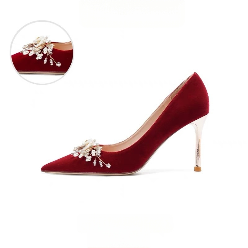 Glavna vjenčanica Vjenčane cipele Nisu umorna stopala 2024 Nova kristalno crvena haljina Kineska mladenka Hexiu Dva odijela Gao Yun Hao