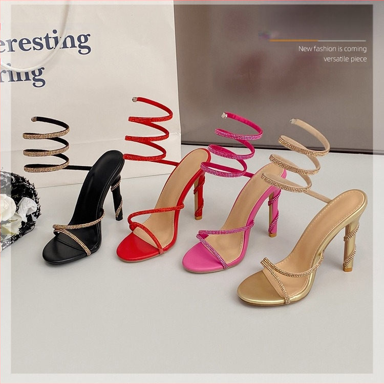 2023 Nové letné sandále na vysokých podpätkoch s hadím kamienkom, kybernetické slávnostné víly, vetruodolné, tenké podpätky, dámske, veľkoobchod, zahraničný obchod
