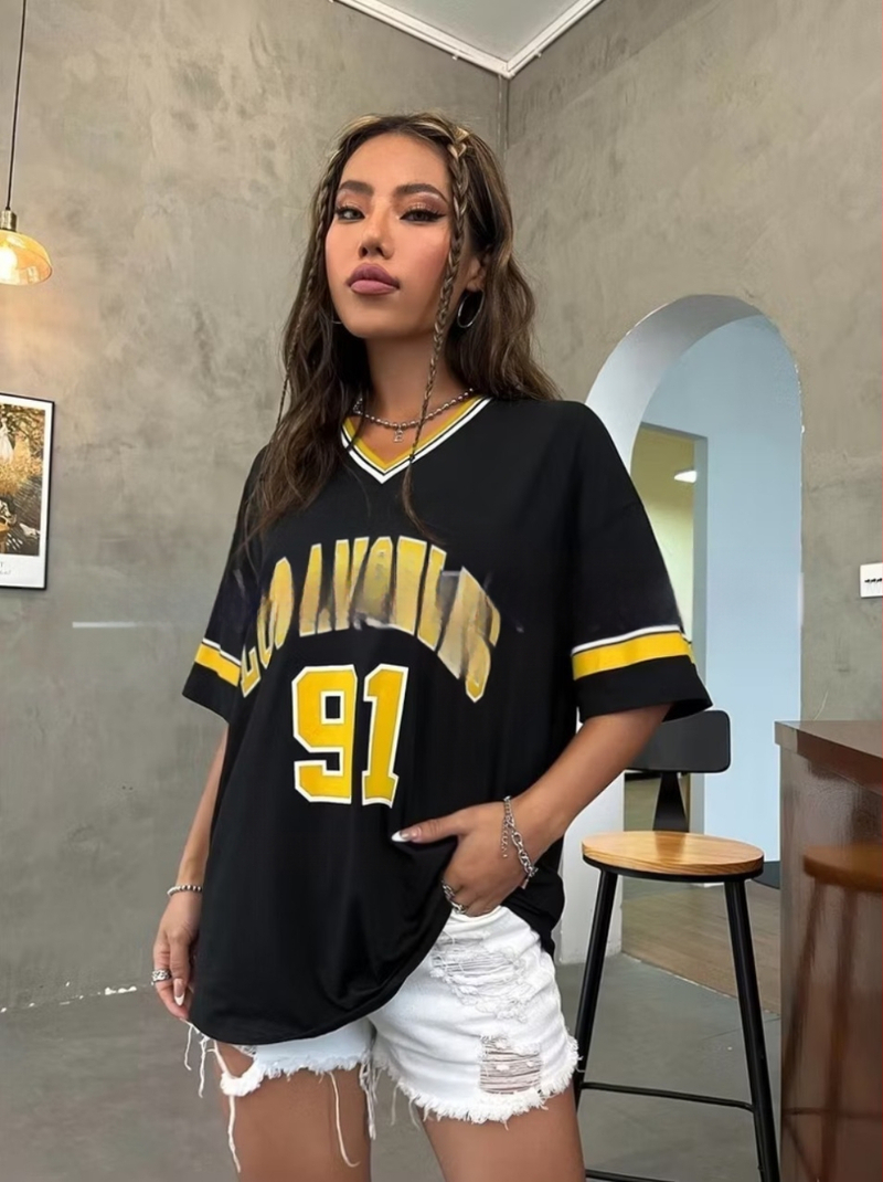 Dámske voľné tričko s potlačou európskych a amerických športov Los Angeles s pruhovaným lemom a výstrihom do V