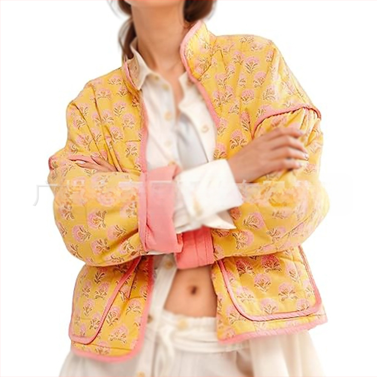 Tarpvalstybiniai Europos ir Amerikos 2025 m. „Amazon“ žiemos nauji prancūziški retro raštuoti medvilniniai viršutiniai drabužiai su gėlėtais trumpais medvilniniais viršutiniais drabužiais moterims.