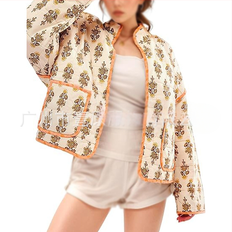 Tarpvalstybiniai Europos ir Amerikos 2025 m. „Amazon“ žiemos nauji prancūziški retro raštuoti medvilniniai viršutiniai drabužiai su gėlėtais trumpais medvilniniais viršutiniais drabužiais moterims.