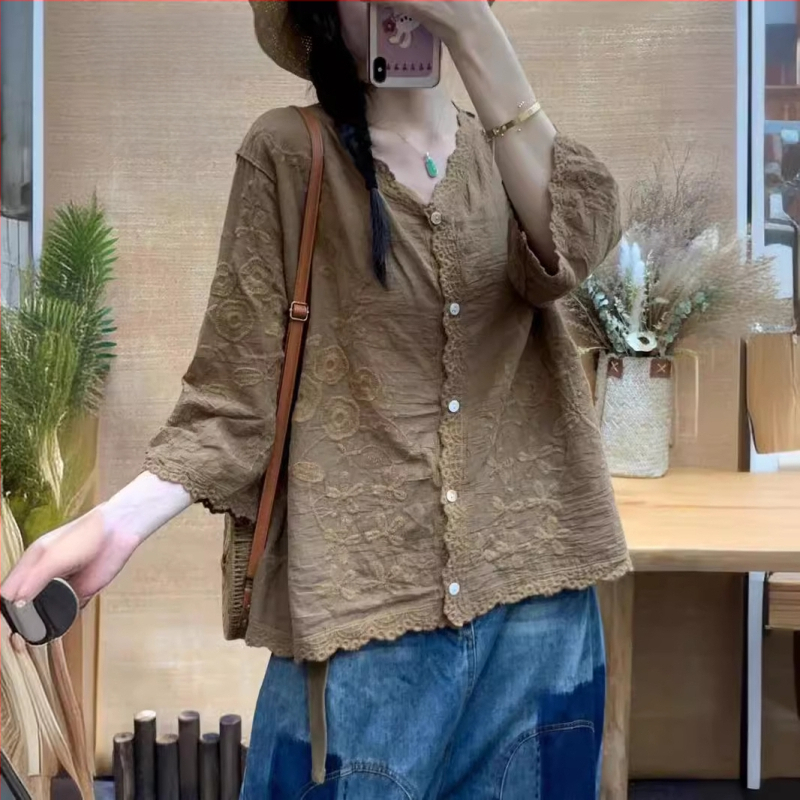 Retro jednofarebný sedembodový rukávový top košeľa 2024 Leto Nový trojrozmerný vyšívaný čipkovaný elegantný dámsky top kardigan
