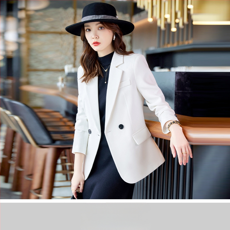 Madingas laisvalaikio kostiumas, moteriškas pavasario ir rudens 2023 m. naujas stilius, mažas dizainas, jausmingas laisvalaikio stilius, šiais metais populiarus mažas kostiumas