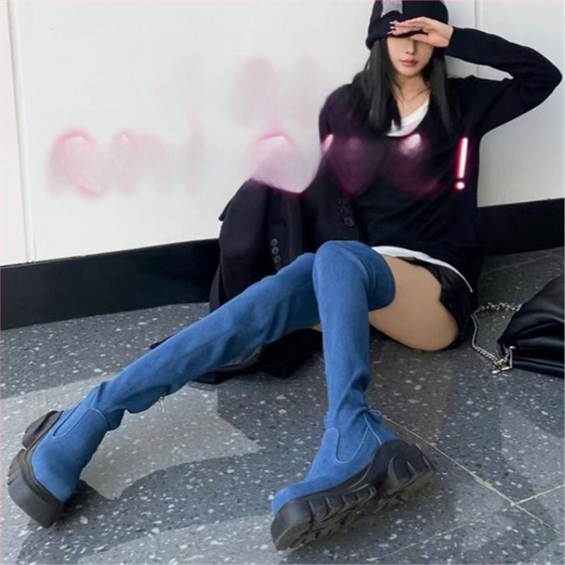 Rastezljive čizme preko koljena s visokom petom za žene, zima 2025., nove europske i američke čizme od brušene kože s debelim potplatom i četvrtastim vrhom za mršavljenje, svestrane modne čizme