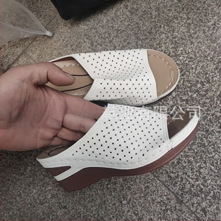 Sandale europene și americane pentru femei, dimensiuni mari, cu toc plat, vară, noi, cu gură de pește, decupate cu laser, pantofi pentru femei, îmbrăcăminte exterioară, papuci transfrontalieri, export pentru femei