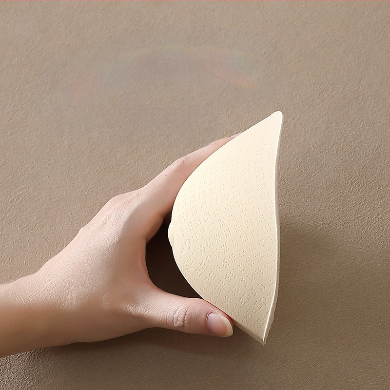 Krūtų protezo liemenėlė po mastektomijos, specialūs netikri krūtų apatiniai imituojantys netikri krūtų įklotai be lipnumo, nepriklausomai nuo kairės ar dešinės pusės.