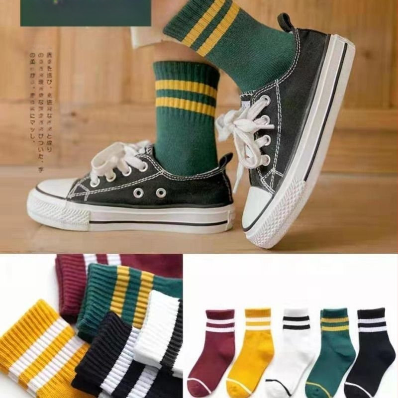 Bērnu zeķes Pavasara un rudens vidēja garuma zeķes Zēnu un meiteņu kokvilnas zeķes Korejiešu sporta zeķes jauniem skolēniem