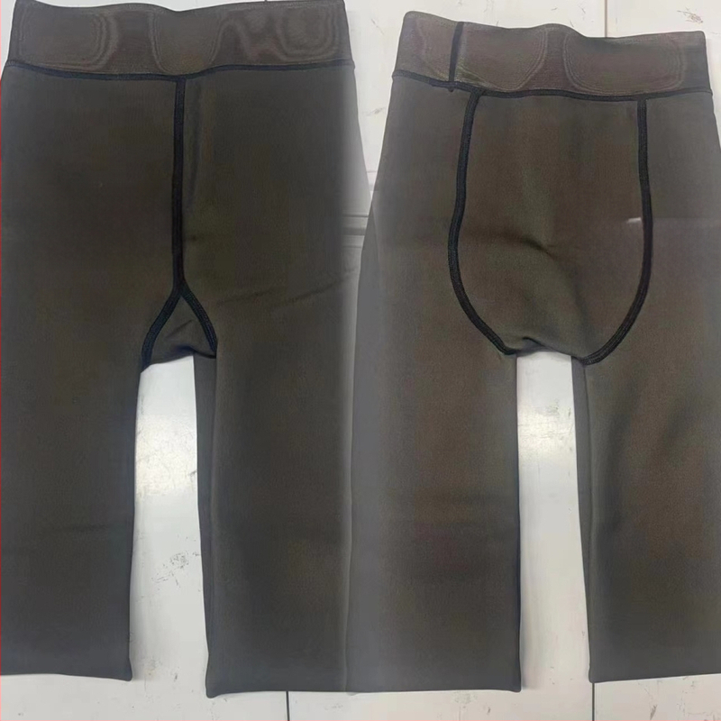 2025 m. populiarios vieno žodžio tarpkojo skersinio apvado juodos permatomos, vilnos pamušalu pamuštos, storinančios, liekninančios tamprės moterims su basomis kojomis. Artifact pėdkelnės.