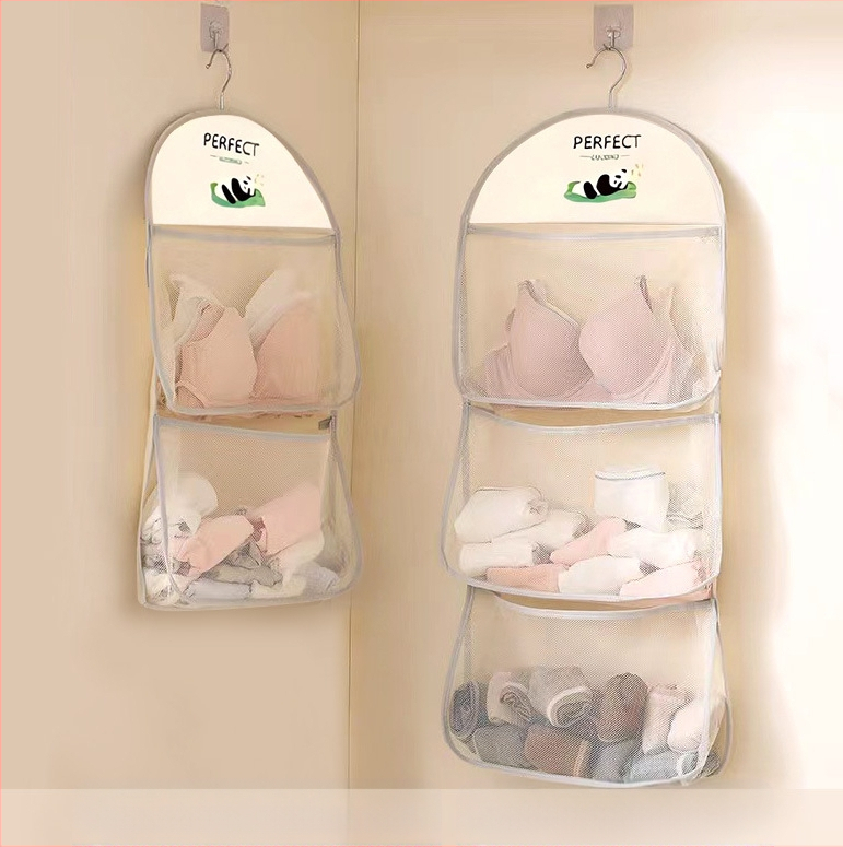 Kojinės Apatinių drabužių laikymas Bendrabučio spinta Apatiniai Apatinių drabužių laikymo krepšys Pakabinamas tinklelis Maišelis kabinimui Durys Galinė laikymo vieta Apdaila Laikymo krepšys