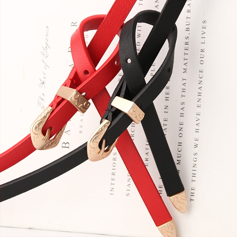 Madingas diržas Moteriškas plonas diržas su lydinio sagtimi. Universalus dekoratyvinis suknelės diržas iš trijų dalių dirbtinės odos. Korėjietiško stiliaus diržas.