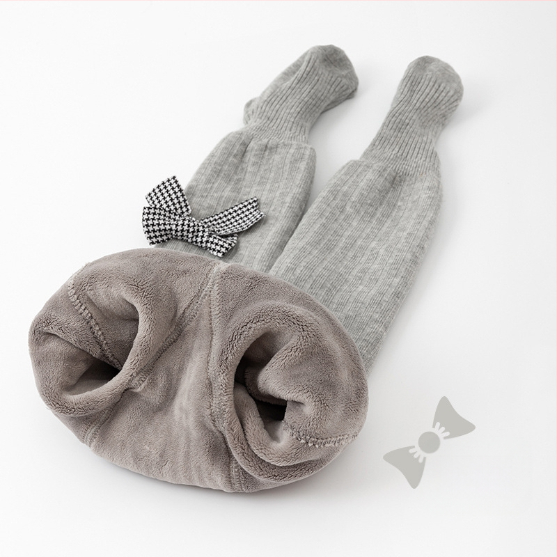 Tüdrukute sügis-talvised fliisvoodriga paksendatud beebiretuusid, beebide sokid lipsuga, valged lasteretuusid