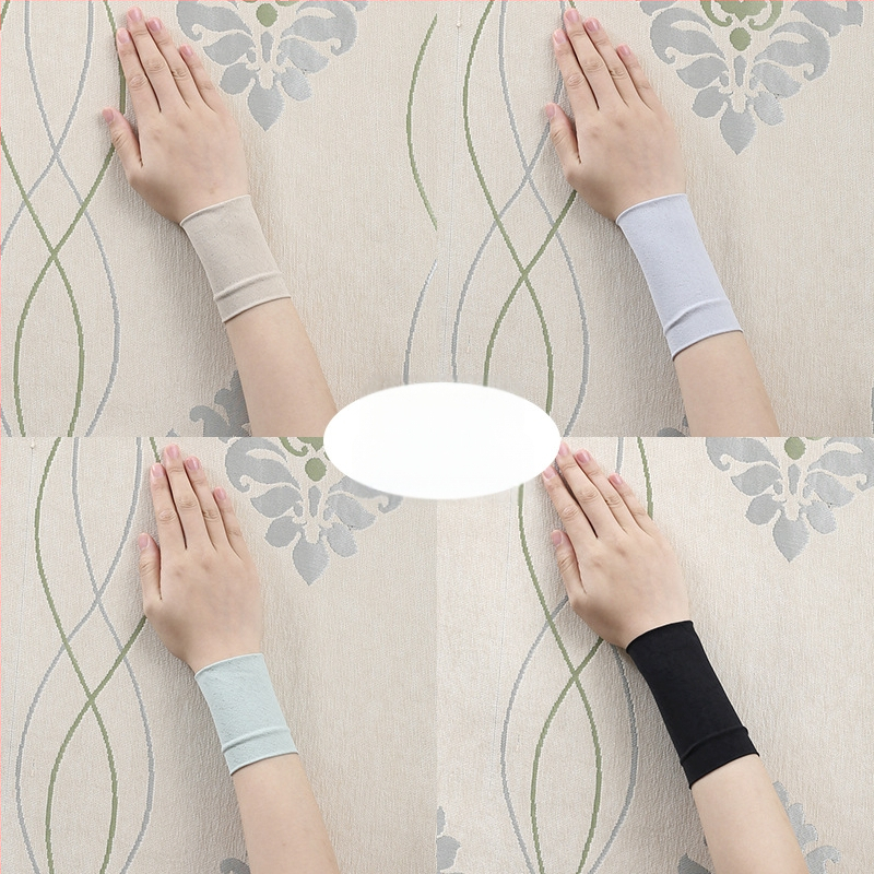 Tiesiogiai iš gamyklos parduodamas plonas vasarinis sportinis apyrankės dirželis, skirtas vėsiam riešo dirželiui vyrams ir moterims, skirtas prakaitą sugeriančiam, kvėpuojančiam ledo rankovių randų uždangalui.