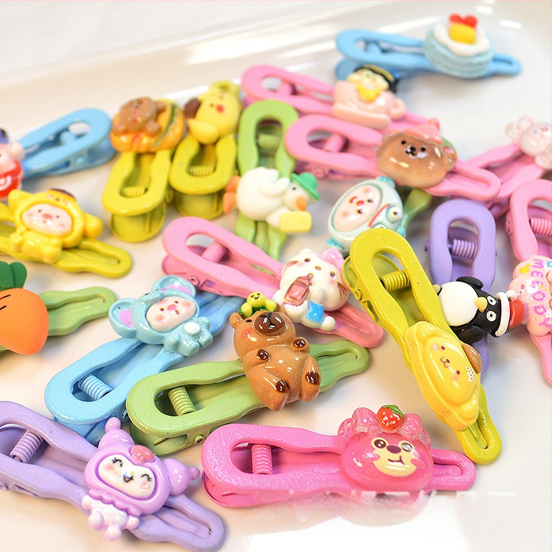 100 vnt. pakuotė ~ Mini segtukai, raudoni, purtomi, vaikiški kirpčiukai, nulūžę plaukai, maži segtukai, dovanų kioskas, kuriame parduodami segtukai