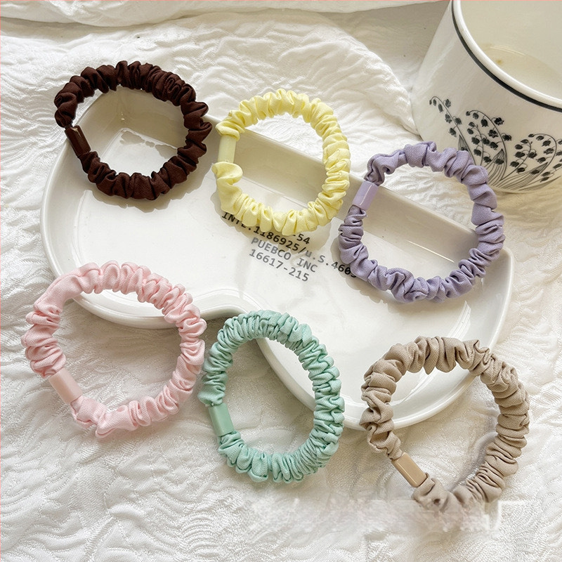 100 vnt. pakuotė ~ Mini segtukai, raudoni, purtomi, vaikiški kirpčiukai, nulūžę plaukai, maži segtukai, dovanų kioskas, kuriame parduodami segtukai