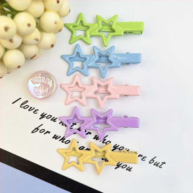 100 vnt. pakuotė ~ Mini segtukai, raudoni, purtomi, vaikiški kirpčiukai, nulūžę plaukai, maži segtukai, dovanų kioskas, kuriame parduodami segtukai