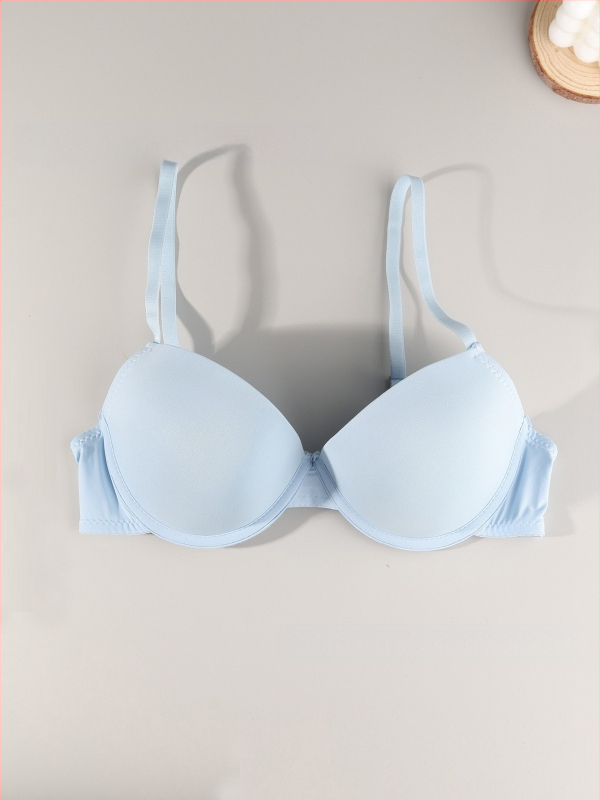 Seksuali, lankeliais puošta „Push-up“ liemenėlė iš „Temushein“ iš „Amazon“. Toks pats stilius sandėlyje. Karštai parduodama ir kitose šalyse.