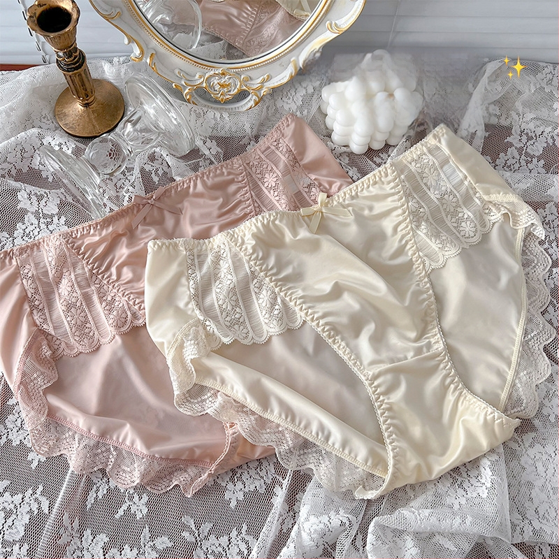 Prabangūs, aukštos kokybės atlasiniai moteriški apatiniai. Besiūlės, vidutinio juosmens „Ice Silk“ odos neerzinančios, lengvos, kvėpuojančios, seksualios, „Pure Desire“ didelių dydžių kelnaitės.