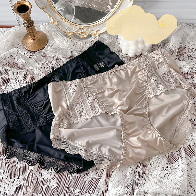 Prabangūs, aukštos kokybės atlasiniai moteriški apatiniai. Besiūlės, vidutinio juosmens „Ice Silk“ odos neerzinančios, lengvos, kvėpuojančios, seksualios, „Pure Desire“ didelių dydžių kelnaitės.