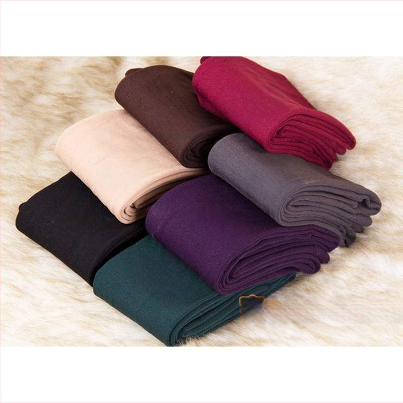 În numele comerțului en-gros de primăvară, toamnă și iarnă, pantalonii de lână pentru femei poartă pantaloni subțiri cu căptușeală din fleece, colanți și șosete.