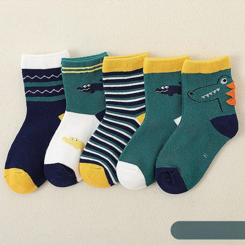 Sügisesed ja talvised uued laste sokid torus, laste sokid kammitud puuvillast, multifilmitrükiga, meeste ja naiste, suurte laste A-klassi beebisokid hulgimüügist