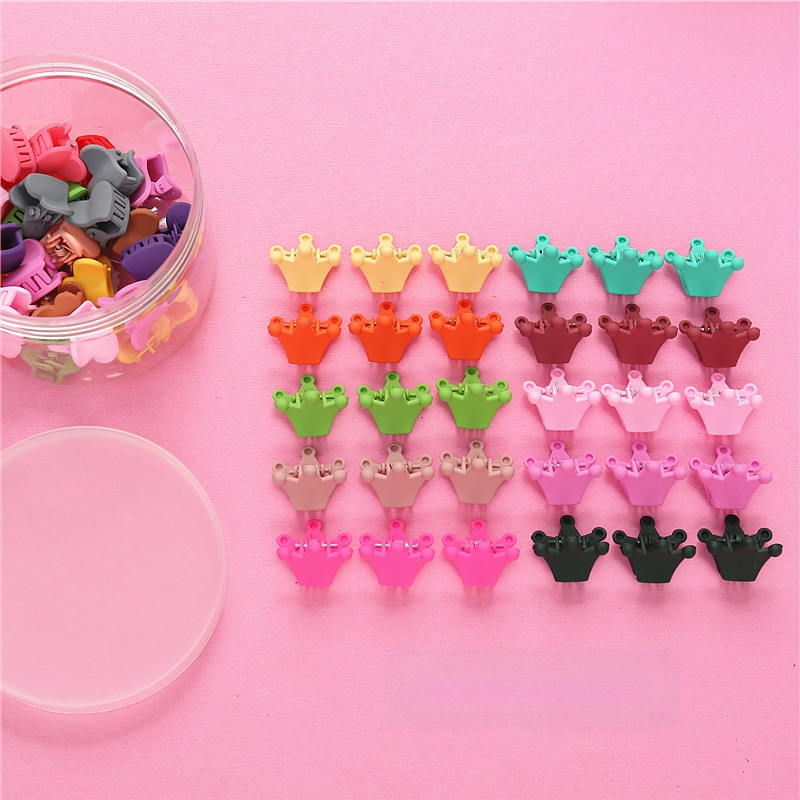 50 konservuotų vaikiškų mažų gėlių formos plaukų segtukų, princesės, mieli galvos apdangalai, kūdikių mergaičių plaukų aksesuarai, animacinių filmukų kirpčiukai, maža segtuko segtukas