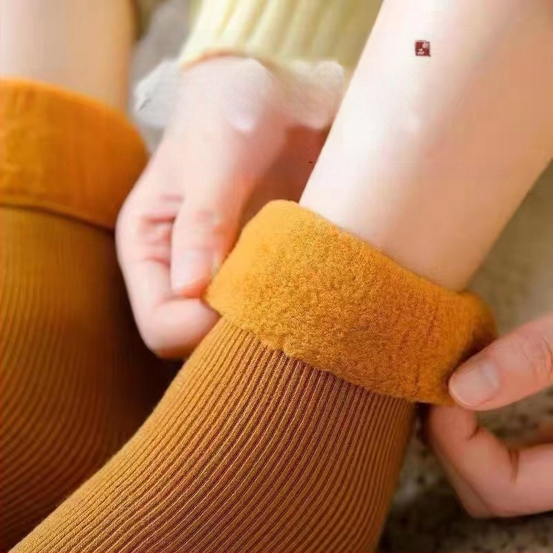 Naiste poolsääreni ulatuvad fliisvoodriga paksud villased sokid, soojad froteest sügis- ja talveune sokid, ühevärvilised põrandasokid