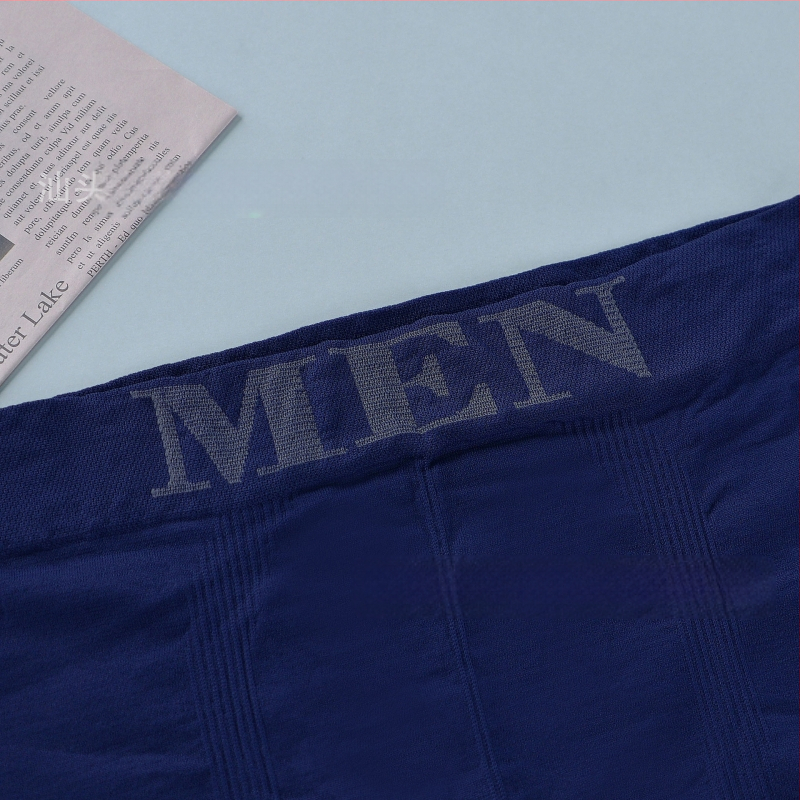 Europski i američki prekogranični Temu specijaliziran je za visokoelastične muške ležerne bešavne udobne prozračne mekane muške bokserice do sredine struka