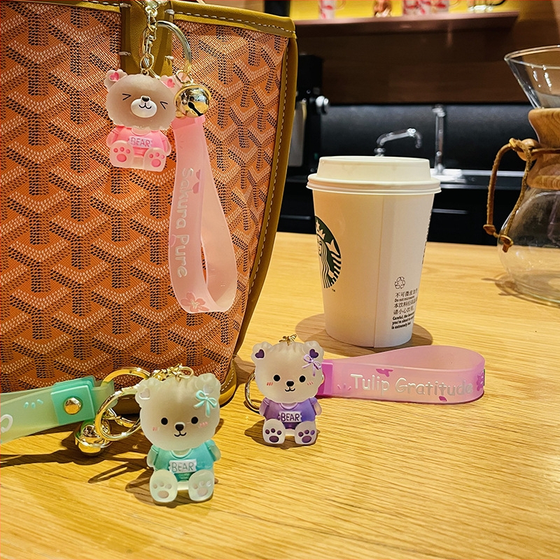 Koomiksiloominguline vaigust kristallkaru autovõtmehoidja ripats isikupärastatud nukukellaga koolikott väike kingitus hulgimüük