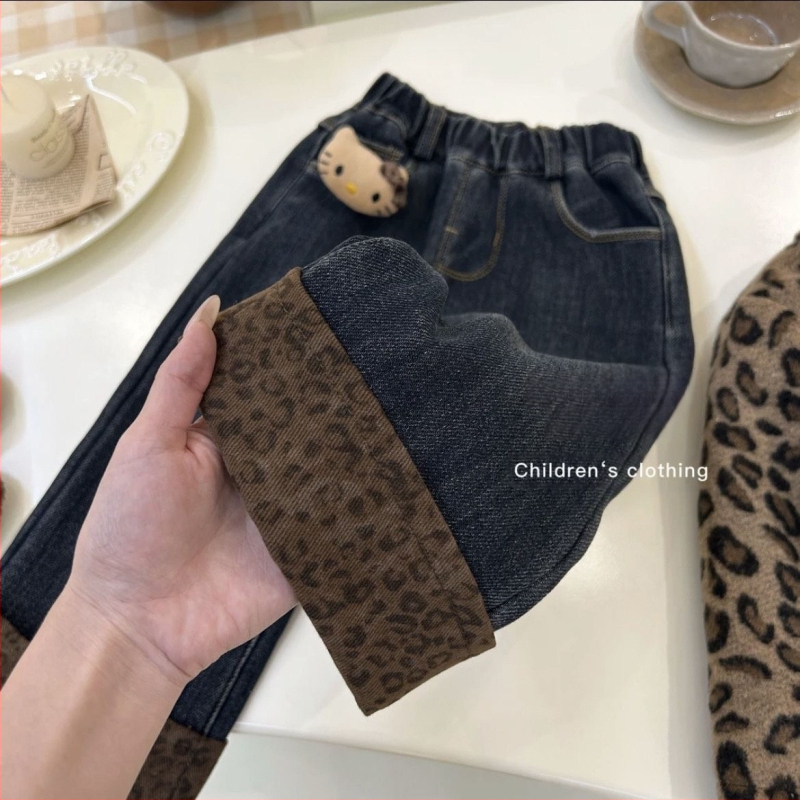 Djevojačko jesensko-zimsko odijelo 2024. Novo dječje odijelo s flis podstavom, zadebljani leopard pulover, jednodijelne baršunaste traperice za djevojčice