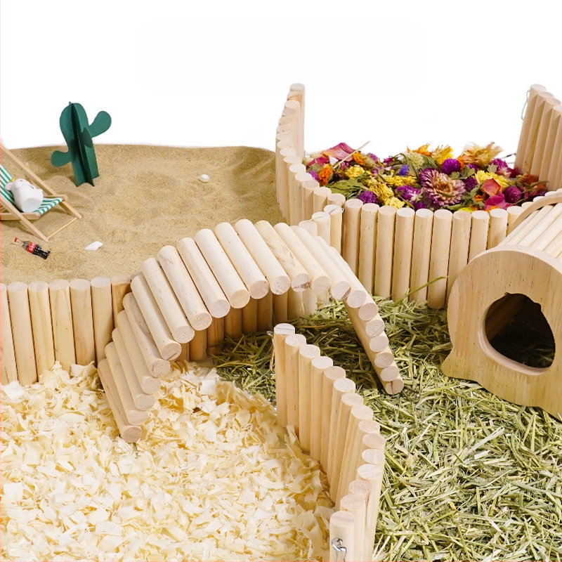 Malé domáce škrečky, hračky pre záhradu, hojdačka, malý plot, rebrík, zlatý medveď, úľavové hračky, multifunkčné potreby