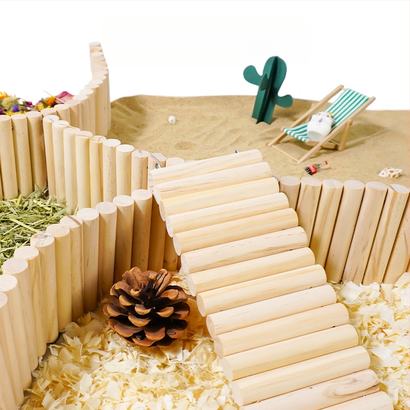 Malé domáce škrečky, hračky pre záhradu, hojdačka, malý plot, rebrík, zlatý medveď, úľavové hračky, multifunkčné potreby