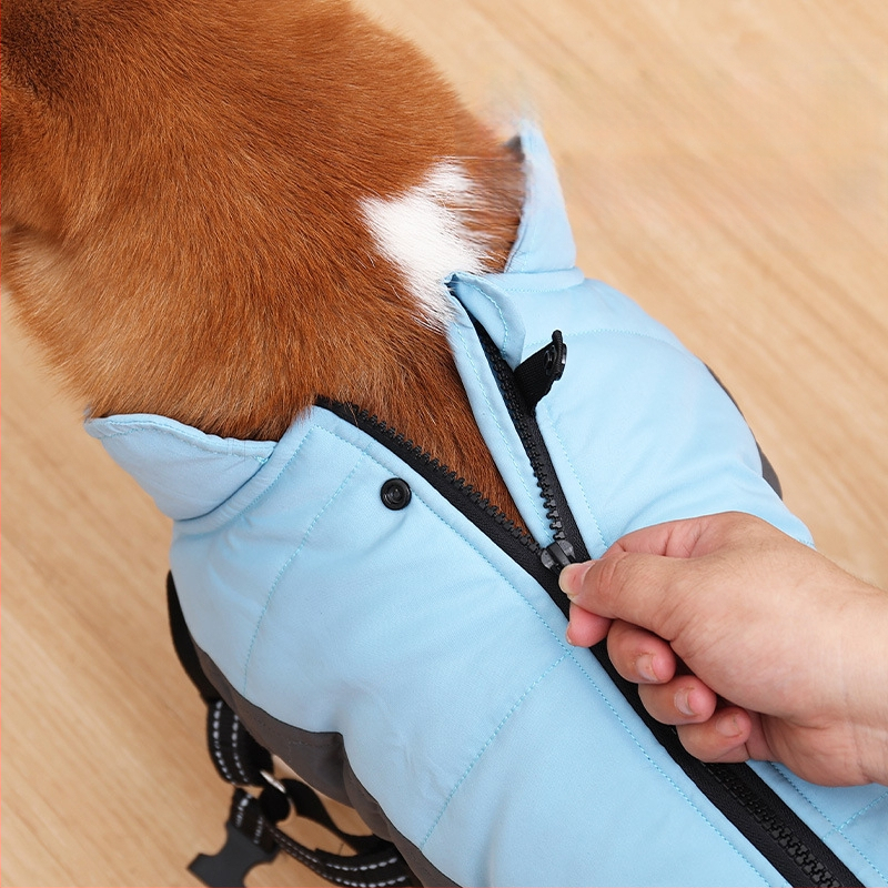 Uus puuvillase voodriga koeramantel, soe talve-, tuulekindel ja öösiti helkurvest, eksklusiivne lemmikloomatarvete valik.