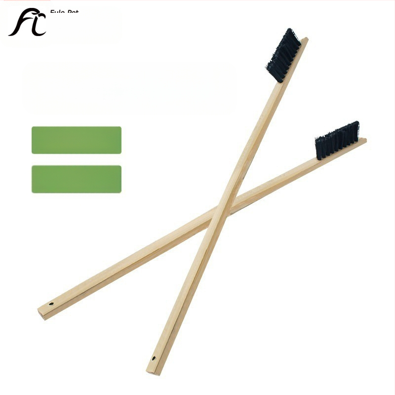 „Big Brother Strazdas“, papūgos, paukščių narvo valymo šepetys, paukščių narvo priedai, triušis, jūrų kiaulytė, Totoro, voverė, naminių gyvūnėlių narvo valymo šepetys