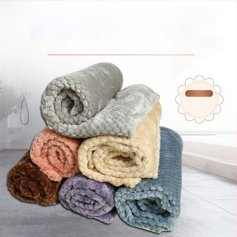 Gyári közvetlen kutyatakaró macskatakaró őszi és téli meleg, vastagított ananász bársony kennelszőnyeg határokon átnyúló nagykereskedelem