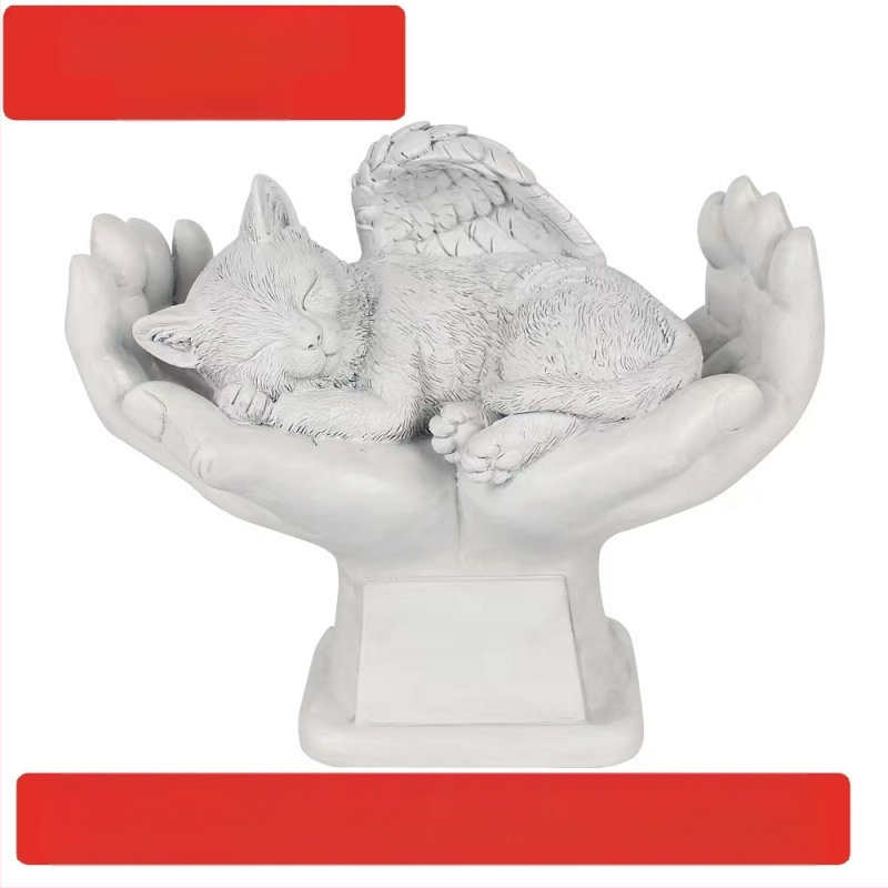 Tarpvalstybinis augintinio atminimo akmuo, kurį galima graviruoti, sodo puošmena, rankoje laikomas miegančios katės ir šuniuko antkapis, kiemo puošmena