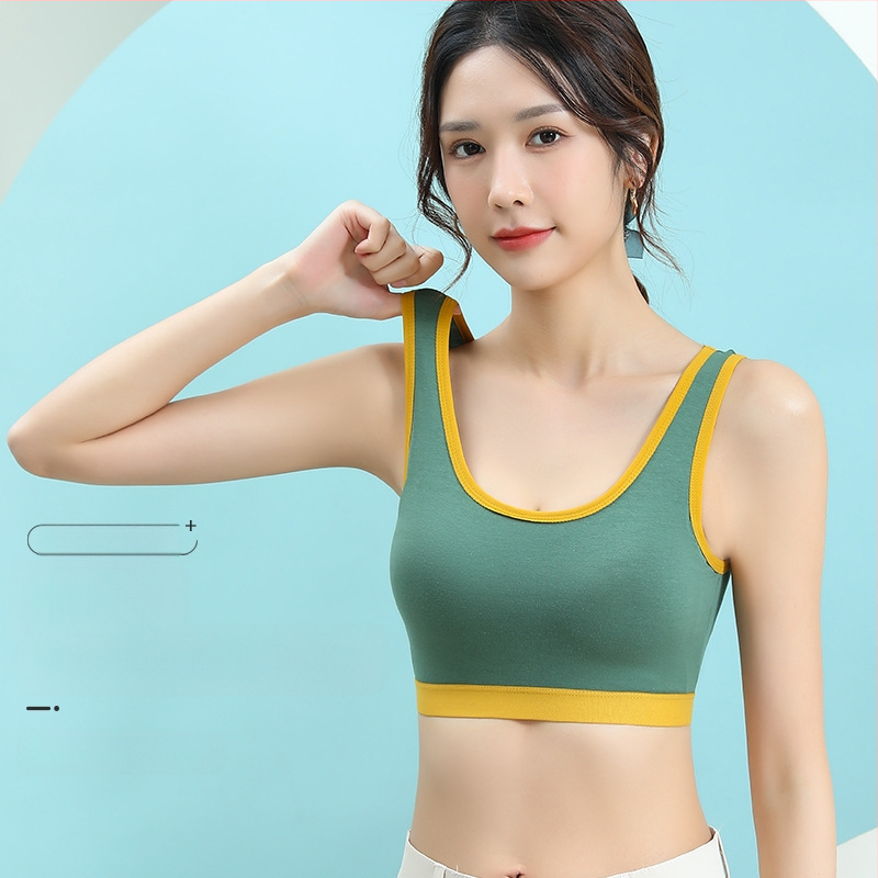 Vienos dalies fiksuoto kaušelio formos liemenėlė be plieninio žiedo, graži nugaros apačia, sportiniai apatiniai su plačia petnešėle, apvynioti krūtinės vamzdeliu, viršutiniai apatiniai