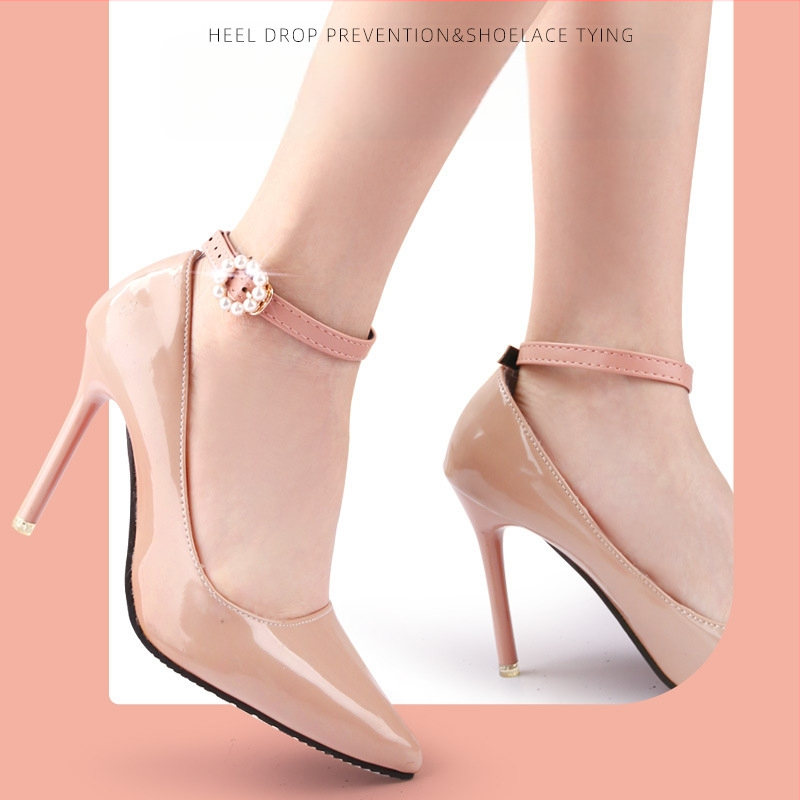 Aukštakulniai bateliai su nėriniuotais, apvaliu perlų sagtimi, kulnu, apsaugančiu nuo kulkšnies, perlų nėriniuotu dirželiu