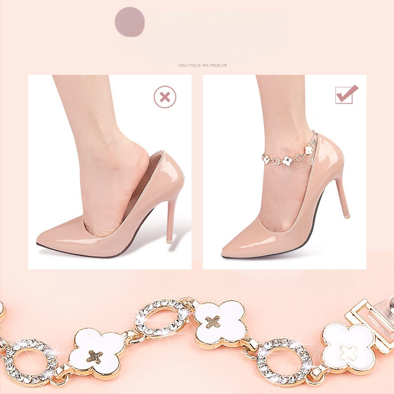 Keturių lapų dobilų „Daisy“ aukštakulniai aulinukai su vieno žodžio raišteliais, reguliuojamas suvarstomas dirželis be montavimo, apsaugantis kulną nuo kritimo