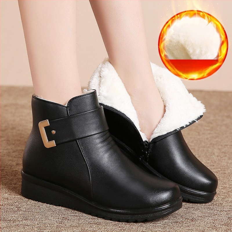 Sieviešu apavi ar vilnas oderi, sabiezināti, plakani, īsi zābaki, paredzēti pusmūža un vecāka gadagājuma sievietēm, silti Martina zābaki sievietēm, 2024. gada ziema.