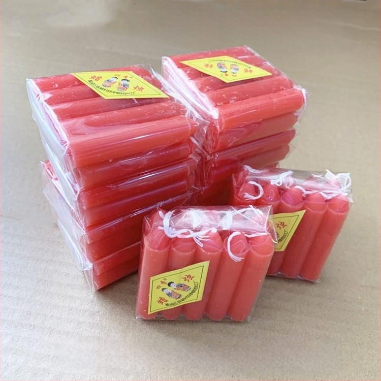 Тромпетна червена свещ в началото на 15-ти, за да се покланяме на боговете за празниците, за да се покланяме на боговете до гроба, свещ на едро, запалване на червена свещ